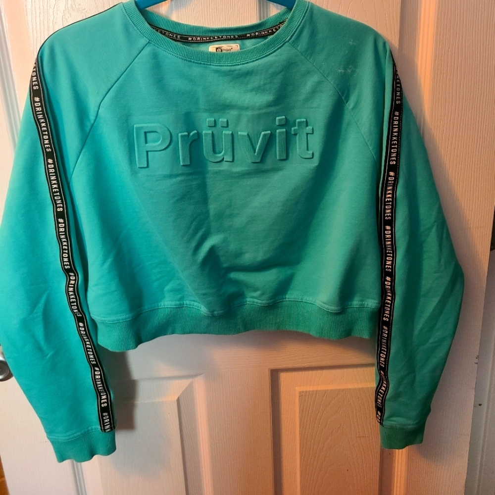 Blue crop pruvit